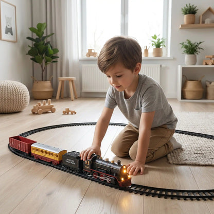 Garçon content tient circuit train électrique sur rail
